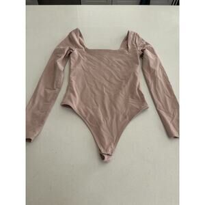 Aritzia Babaton Contour Square Neck Bodysuit Dusty Rose Small